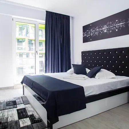 Apartament Black&white 5 *