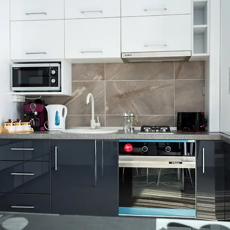 Apartament Black&white 5 *